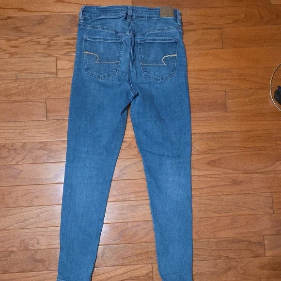 American Eagle Outfitters Skinny Jeans in Medium Blue Wash - Picture 6 of 7